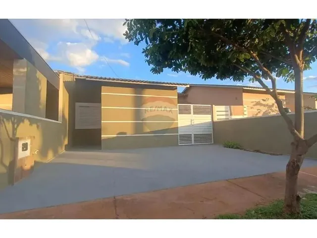Imagem: A casa em condomínio possui 3 Dormitórios, 1 Suíte, 2 Banheiros