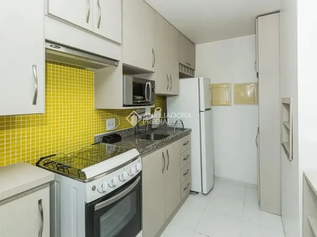 Imagem 5: Apartamento para Alugar Semi-Mobiliado na Rua Cervantes, em Porto Alegre. Imóvel com 2