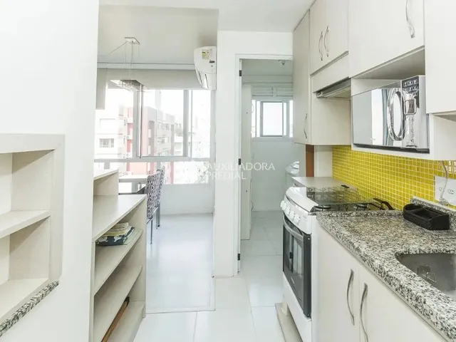 Imagem 11: Apartamento para Alugar Semi-Mobiliado na Rua Cervantes, em Porto Alegre. Imóvel com 2