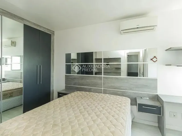Imagem 16: Apartamento para Alugar Semi-Mobiliado na Rua Cervantes, em Porto Alegre. Imóvel com 2