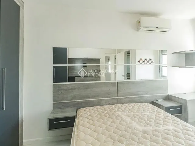 Imagem 6: Apartamento para Alugar Semi-Mobiliado na Rua Cervantes, em Porto Alegre. Imóvel com 2