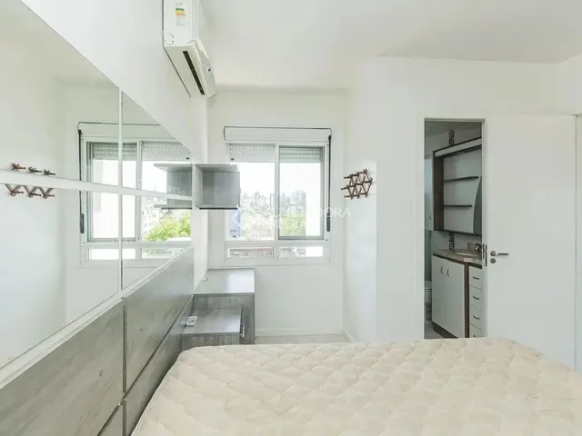 Imagem 8: Apartamento para Alugar Semi-Mobiliado na Rua Cervantes, em Porto Alegre. Imóvel com 2