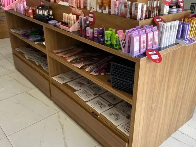 Imagem 8: ? ?Negócio Pronto: Contêiner Comercial Completo com Móveis - Só Entrar e Trabalhar