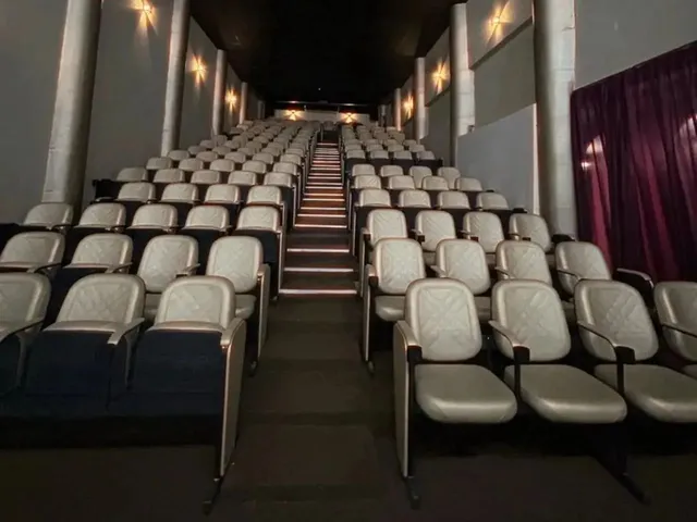 Imagem: Vendemos Cinema/Teatro Funcionando em Candeias