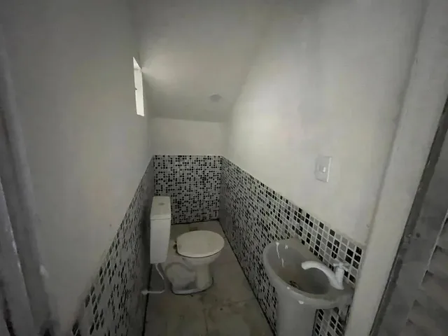 Imagem 5: Imóvel para Venda Possui 24 Metros Quadrados com 2 Quartos em Camaçari de Dentro