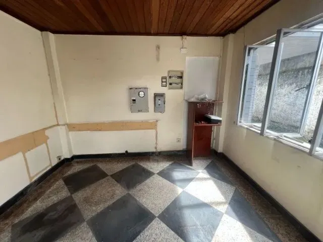 Imagem 12: Prédio Comercial, 900M², 9 Salas em Val-De-Cans