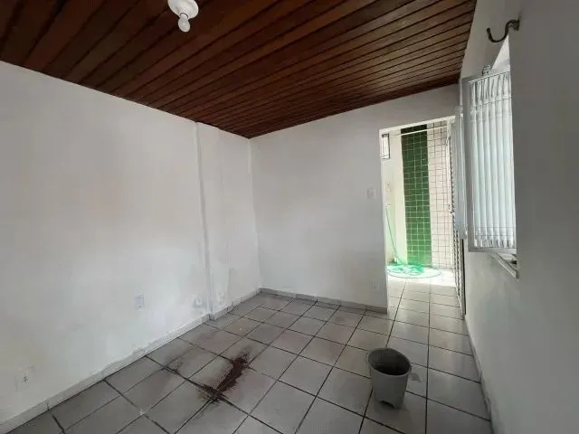 Imagem 3: Prédio Comercial, 900M², 9 Salas em Val-De-Cans