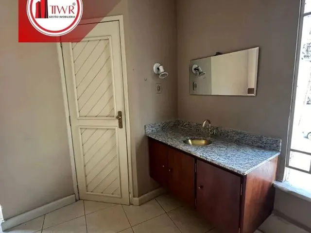 Imagem 3: Aproveite Essa Oportunidade Única: Prédio Comercial Perfeito para Empreender No