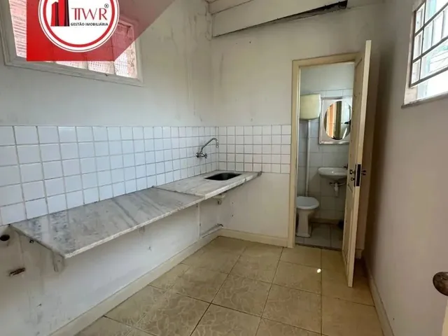 Imagem 12: Aproveite Essa Oportunidade Única: Prédio Comercial Perfeito para Empreender No