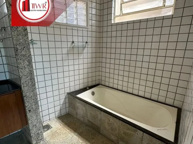 Imagem 5: Aproveite Essa Oportunidade Única: Prédio Comercial Perfeito para Empreender No