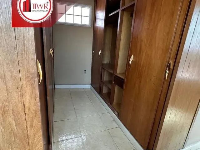 Imagem 13: Aproveite Essa Oportunidade Única: Prédio Comercial Perfeito para Empreender No