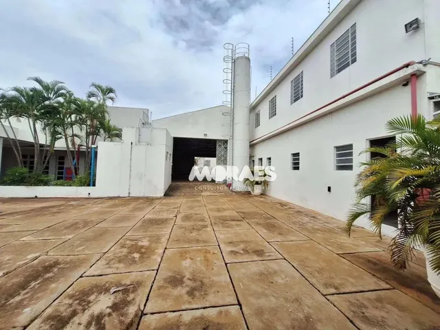 Imagem: Prédio Comercial com 22 Salas para Alugar