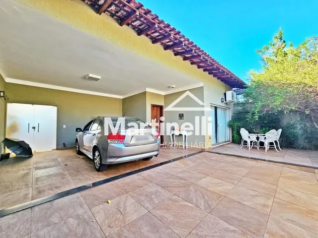 Imagem: A casa possui 3 Dormitórios, 1 Suíte, 4 Banheiros, 3
