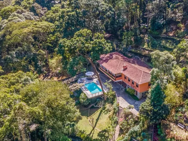 Imagem: Casa com 6 Quartos em Corrêas, Petrópolis