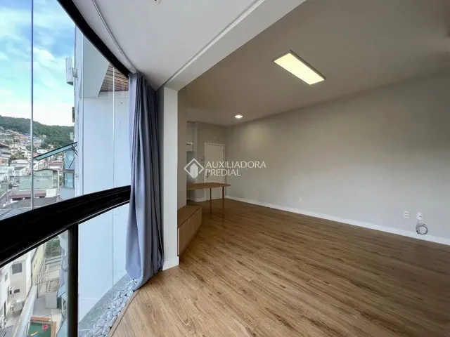 Imagem 15: Imóvel para Venda Tem 150 Metros Quadrados com 3 Quartos em Agronômica - Florianópolis