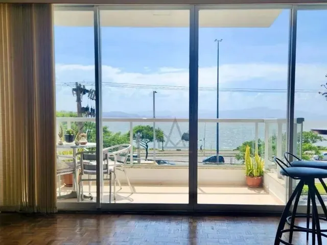 Imagem: Apartamento com 4 Dormitórios À Venda