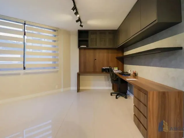 Imagem 16: Amplo Apartamento com 3 Dormitórios em Excelente Localização, À Venda no Centro De