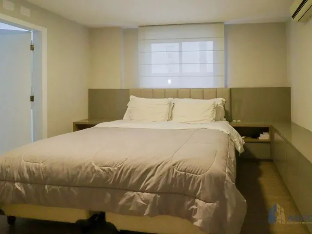 Imagem 4: Amplo Apartamento com 3 Dormitórios em Excelente Localização, À Venda no Centro De