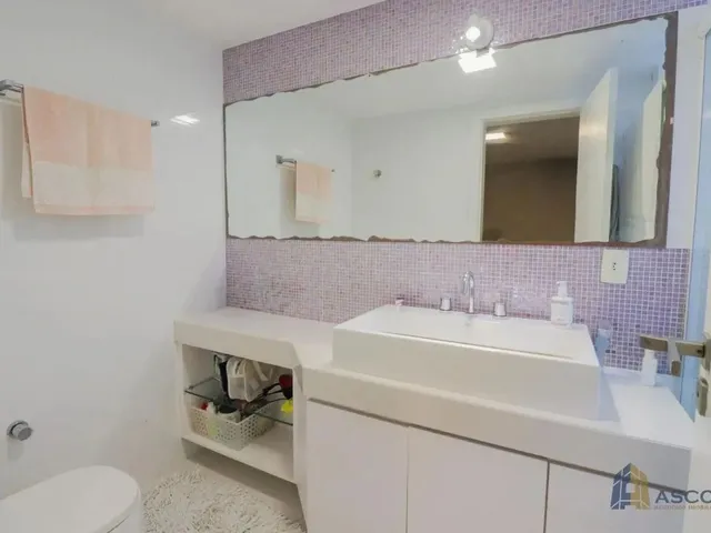 Imagem 15: Amplo Apartamento com 3 Dormitórios em Excelente Localização, À Venda no Centro De