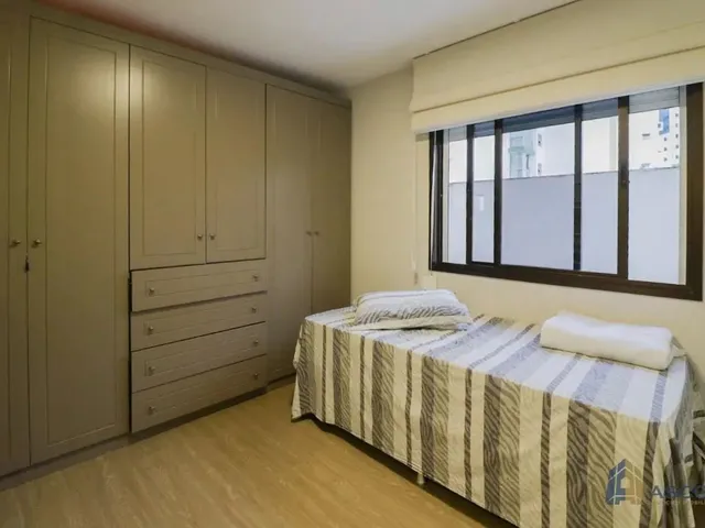 Imagem 9: Amplo Apartamento com 3 Dormitórios em Excelente Localização, À Venda no Centro De