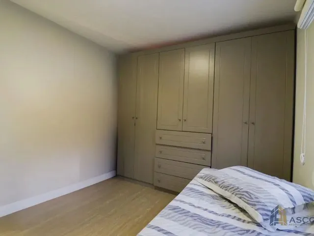 Imagem 5: Amplo Apartamento com 3 Dormitórios em Excelente Localização, À Venda no Centro De