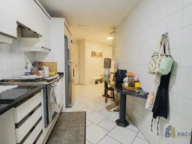 Imagem 12: Amplo Apartamento com 3 Dormitórios em Excelente Localização, À Venda no Centro De