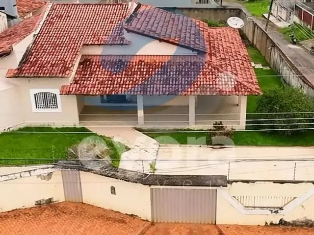 Imagem: A casa possui 3 Dormitórios, 3 Suítes, 4 Banheiros,