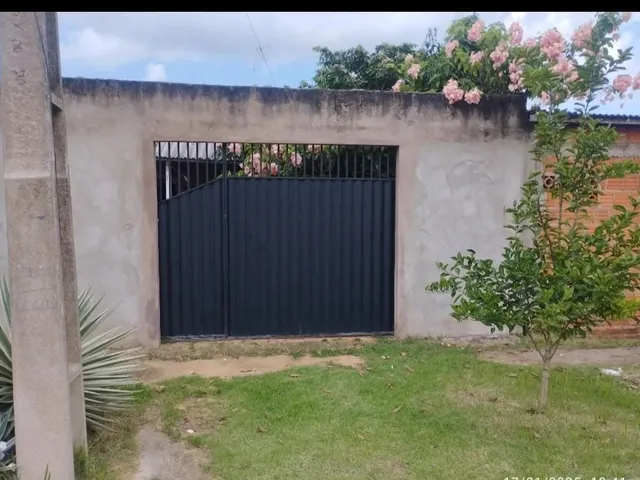 Imagem: Casa Toda Murada com Apartamento Atrás