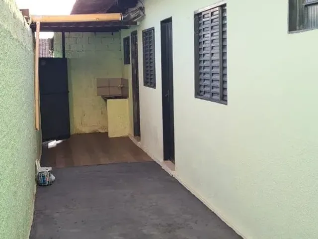 Imagem: Casa Jardim Europa, 2 Quartos R$ 1.400,00