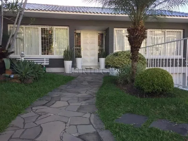 Imagem: Belíssima Casa com Piscina e Salão de