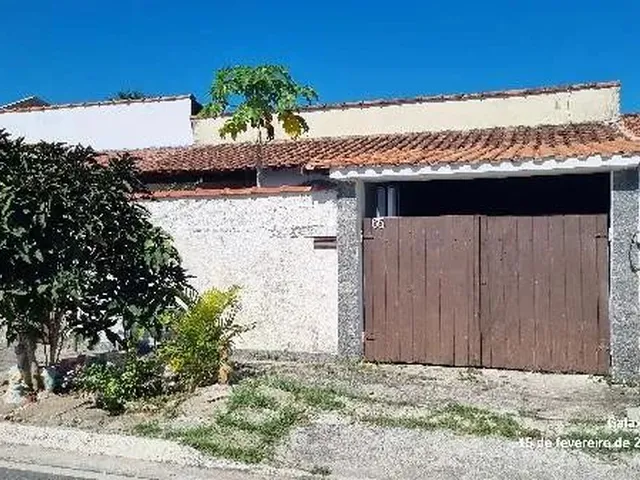 Imagem: A casa possui 2 Dormitórios, 2 Banheiros, 1 Vaga na