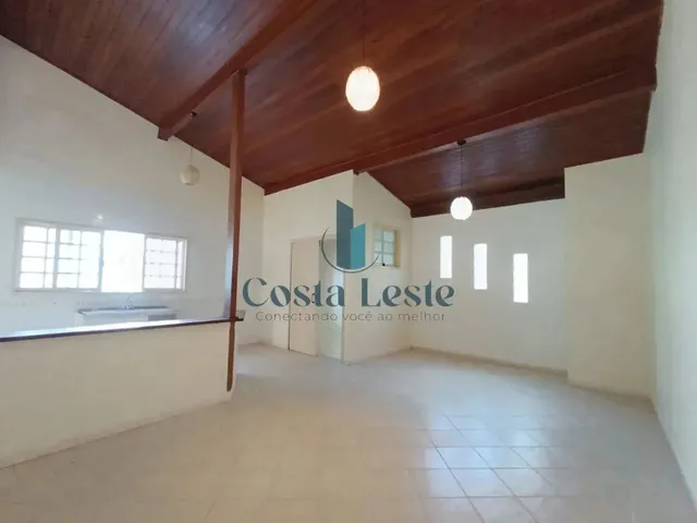 Imagem 2: Casa para Aluguel no Rio Tavares - 2 Quartos, Garagem Coberta e Churrasqueira