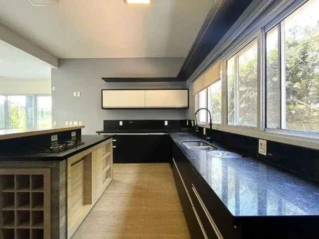 Imagem 2: Casa para Locação em Florianópolis, Campeche, 4 Dormitórios, 4 Suítes, 6 Banheiros