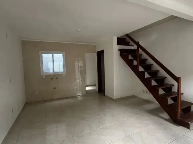 Imagem: Sobrado À Venda, 2 Quartos, 1 Vaga, santa