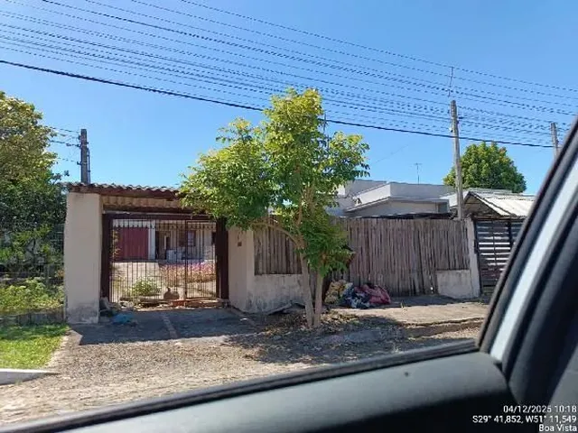 Imagem: A casa possui 1 Dormitório, 1 Banheiro, 300m² de Área,