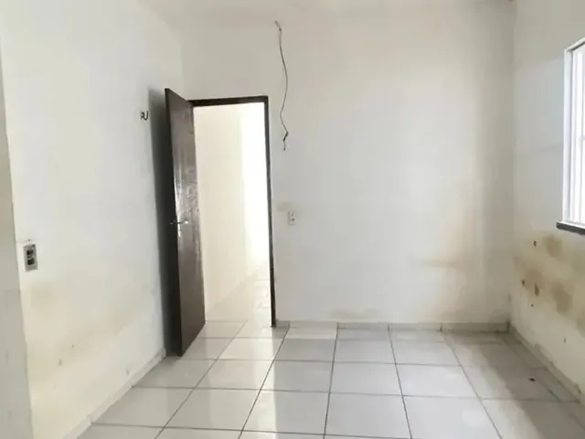 Imagem: Casa À Venda com 2 Quartos, Suíte, Closet