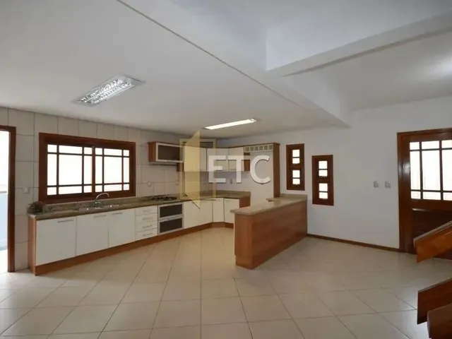 Imagem 4: Casa em Condomínio Anto Padrão, com 5 Dormitórios