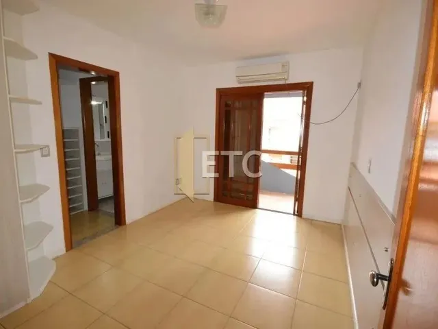 Imagem 8: Casa em Condomínio Anto Padrão, com 5 Dormitórios