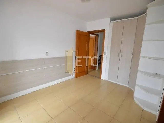 Imagem 5: Casa em Condomínio Anto Padrão, com 5 Dormitórios
