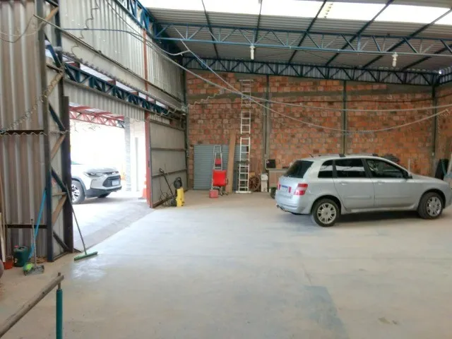 Imagem: A casa possui 4 Dormitórios, 1 Suíte, 4 Banheiros, 5