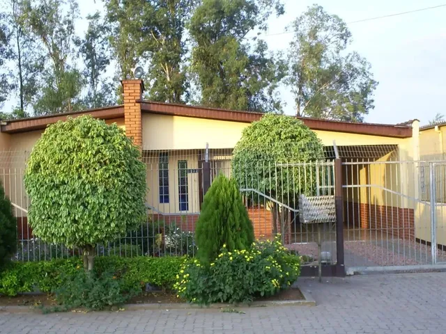 Imagem 3: Oportunidade no Vicentina: Casa com 2 Dormitórios, 98M² Construídos, Terreno de 410M²