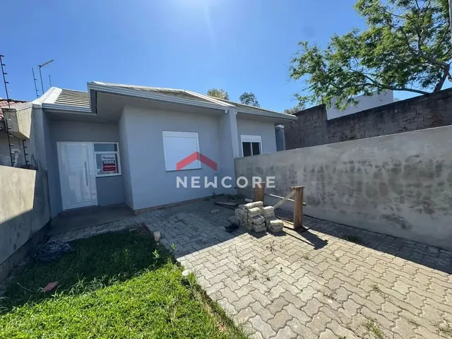 Imagem: A casa possui 2 Dormitórios, 1 Banheiro, 1 Vaga na