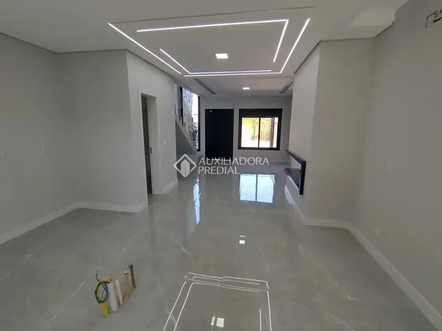 Imagem: Sobrado a Venda com 3 Suítes, Piscina