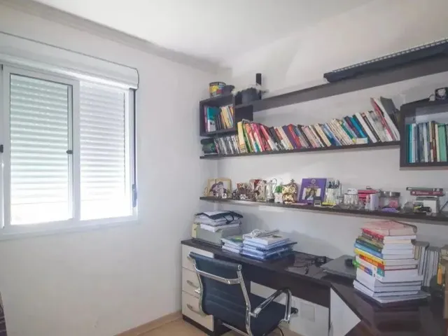 Imagem 8: Apartamento Mobiliado de 3 Dormitórios, 1 Suíte e 1 Vaga no Bairro Cristal