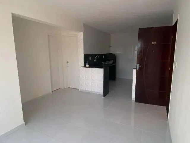 Imagem 2: Apartamento Térreo nos Funcionários com 2 Quartos, Sendo 1 Suíte e com Varanda
