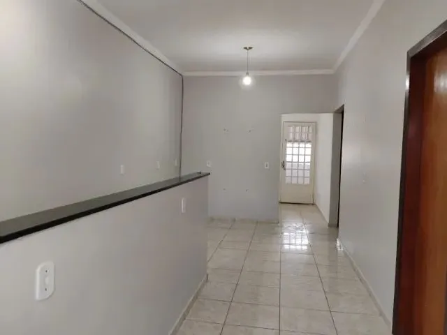 Imagem 3: Aluga-Se Casa 1° Andar. 3 Quartos e Garagem
