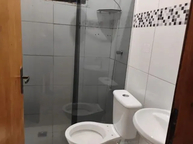Imagem 5: Aluga-Se Casa 1° Andar. 3 Quartos e Garagem