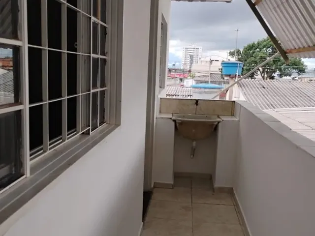 Imagem 9: Aluga-Se Casa 1° Andar. 3 Quartos e Garagem