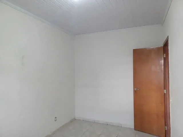 Imagem 16: Aluga-Se Excelente Casa com 2 Quartos na Qr 409 Conj 6 de Samambaia Norte
