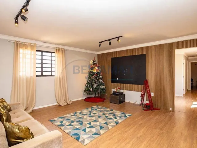 Imagem 1: Casa 5 Quartos, 1 Suíte, Quintal Amplo, 5 Vagas de Garagem para Alugar - Setor